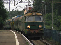 ET22-386 mit iR-86522  Bosman  (Świnoujście - Wrocław Gł�wny / Warszawa Wschodnia) erreicht Międzyzdroje am 15.08.2010