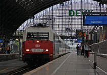 101 070-1 mit einer IC-Leerfahrt aus K�ln Bbf kommend Richtung K�ln Deutzerfeld bei der Durchfahrt im K�lner Hbf, 28.8.10