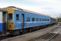 2.Kl. Schlaf- und Sitzwagen บนท.ป.235 (บนท.ป.=ANS./Air-Conditioned Second Class Day &Night) am 24.August 2010 im Bf. Hua Lamphong.