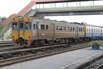 THN 1104 verl�sst als EXP-DRC 75 (Bangkok - Udon Thani) am 22.August 2010 den Bf. Ban Phachi.