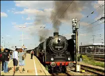 01 2066 wartet zusammen mit S3/6 auf die Abfahrt. 21.08.2010, N�rnberg Hbf. Bild 1. 