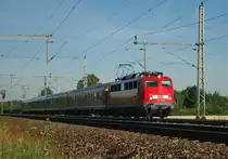 110 403-3 mit RB in Richtung Seelze bei Dedensen-G�mmer. Aufgenommen am 20.07.2010.