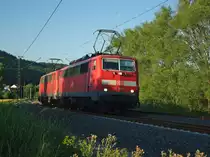 Einen kleinen 111er Lokzug konnte man am 19.07.2010 in Fahrtrichtung S�den bei Mecklar sehen. Bei der vorderen handelte es sich um 111 059-2.