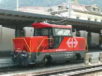 Die neue Rangierlok von Stadler Rail Ee 922 001-3,auch  Papamobil  genannt,in Chur.Vorher war diese Lok in Z�rich beheimatet.Sie ersetzt die rotbraunen Ee 3/3 Rangierloks aus den 1950er Jahren.
Chur,03.09.10