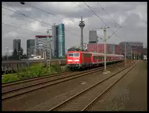 111 154 mit dem RE4 bei der Durchfahrt durch D�sseldorf Hamm