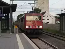 155 030-0 durchf�hrt den Bahnhof K�nigslutter mit einer Schwesterlok in Richtung Braunschweig.