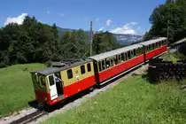 He 2/2 20 n�hert sich am 9.8.10 talw�rts fahrend Wilderswil.