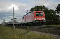 Der DB-Taurus 182 012-5 als IC 1923 K�ln Hbf zwischen Gro�wudicke und Rathenow. 03.09.2010