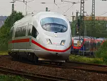 Dieser Hispeed ICE verl��t den Aachener Hbf �ber das Burtscheider Viadukt in Richtung K�ln.