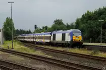 DE2000-02 der NOB f�hrt mit einem Zug nach Westerland in den Bahnhof Husum ein. (22.8.2010)