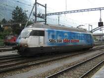 Re 460 020  SRG SSR id�e suisse  im Bahnhof Chur, 04.09.2010.
