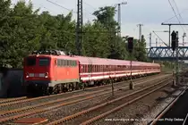 110 243-3 (DB) f�hrt am 5. September 2010 um 17:21 Uhr mit dem DZ 2709 durch Duisburg Gro�enbaum