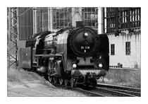 Die 01 118 beim Umsetzen im Saarbr�cker Hbf, anl�sslich der Plandampfveranstaltung zum 175 j�hrigen DB-Jubil�um.