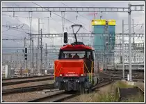 Am 30.07.2010 zeigte sich der Primetower in Z�rich noch mit einer gelben Manschette und Ee 922 001-3 rangiert heute in Chur. (30.07.2010)