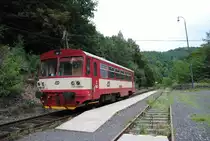 28.8.2010 12:39 ČD Baureihe 810 601-5 wartet im Bahnhof Loket předměst� auf seine Fahrt nach Nov� Sedlo u Lokte.