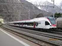 Sechsteiliger TILO Flirt RABe 524 101 abgestellt in Martigny, 02.04.2010.