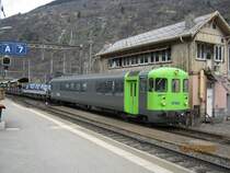 BLS Autozug Kandersteg-Iselle, mit BDt 949, bei Durchfahrt in Brig, 02.04.2010.