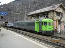BLS Autozug Kandersteg-Iselle, mit BDt 949, bei Durchfahrt in Brig, 02.04.2010.