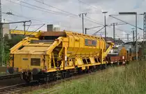 Nachschuss auf ein Bahndienstagn von der Eu Rail Pool Wagen in Lehrte am 02.09.10