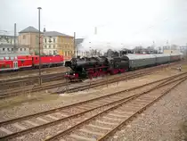 52 8079-7 mit einem Sonderzug von Chemnitz nach Schelttau. Chemnitz Hbf 04.04.2010
