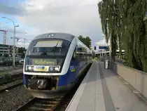 VT 564  Desiro am 04.09.2010 im Bahnhof von Brandenburg HBF  kurz vor der Abfahrt nach Rathenow. Wenn man genauer hinschaut sieht man noch den Regenbogen �ber dem Desiro..
