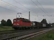 Die 139 311 am 11.08.2010 mit einem G�terzug unterwegs bei D�rverden. 