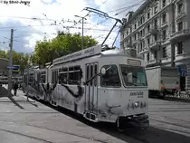 VBZ Nr. 1676 ''Z�rcher Ballett'' am 30.9.2010 beim Bellevue. Im Jahre 2010 wurde der ehemalige langj�hrige ehemalige Direktor des Z�rcher Ballett's, Heinz Sp�hrli, 70 Jahre alt. Zu diesem Anlass wurde Spoehrli mit Aufnahmen von Alberto Venzago die letzte Mirage gewidmet.
