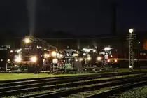Am 21.08.2010 fand traditionell zum Auftakt des Chemnitzer Heizhausfest im S�chsischen Eisenbahnmuseum eine Nacht-Fotoveranstaltung statt. 52 8080-5 steht zum Ende der blauen Stunde auf der Drehscheibe vor dem Haus 1.