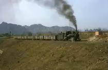 1B-009  Steinbruchbahn Tangxian  bei Bai&acute;he  26.04.00