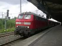 Hier 218 390-3 mit einem RE16 von Reichenbach(Vogtl) nach Hof Hbf., dieser Zug stand am 18.8.2010 in Reichenbach(Vogtl).
