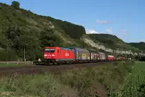 185 212 mit einem gemischten G�terzug am 31.08.2010 bei Karlstadt im Maintal.
