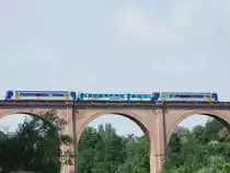 TER-Zug Carmaux-Toulouse fuhr �ber den Fluss Tarn bei Albi (8. August 2009). Zu dieser Zeit gab es eine Baustelle auf der Strecke Rodez-Carmaux und der Zug wurde von einer Busverbindung ersetzt.