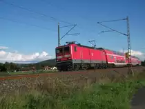 143 324 mit der RB 16856 nach Gro�heringen am 31.8.10 in Ha�lach(b. Kronach).