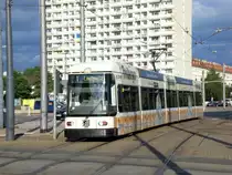 Dresden: Stra�enbahnlinie 1 nach Leutewitz an der Haltestelle Pirnaischer Platz.(18.8.2010) 

