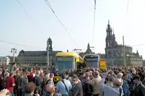 Reges Gedr�nge herrscht am 29.05.10 zur Staffel�bergabe auf der Augustusbr�cke