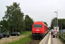 2016 043-8 und 2016 041-2 der �BB am 18.06.2006 mit einem Zug nach Husum in Felde.