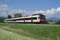 Ein Domino n�hert sich am 21.8.10 als Regio 4726 Bevaix.