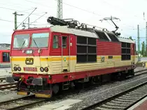 371 005 am 20.06.2010 einsatzbereit in Dresden Hauptbahnhof.