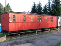 Bahnpostwagen der Kaiserlichen Reichspost Nr. 2680 aus dem Jahr 1908; f�r dessen originalgetreuen Neuaufbau erhlielt die IG Verkehrsgeschichte Wilsdruff e.V. den Claus-K�pcke-Preis 2004 - 27.09.2005 am ehemaligen Haltepunkt Wilsdruff
