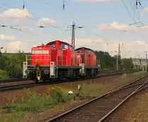 Railion 294 825-5 (294 825-5 D-DB) + DB 294 645-7 als Tfzf Richtung Gro�korbetha, in Naumburg (S); 06.09.2010