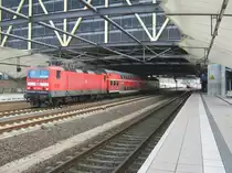 Gleich 3 Z�ge im Bahnhof Flughafen Leipzig/Halle (RE+ICE+RE). 18.09.2010
(c) by Vico Schulze
