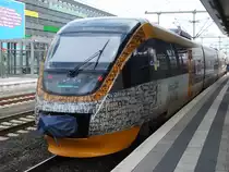 Anl��lich ihres 10-j�hrigen Bestehens bedankt sich die eurobahn mit dieser Wagenbeklebung bei ihren Fahrg�sten f�r deren Kundentreue. Wagen 2.03 der Baureihe 643 wartet im Bielefeld Hauptbahnhof auf die R�ckfahrt nach Lemgo. Aufgenommen am 21.09.2010.

