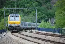 IC-Zug Eupen-Oostende f�hrt in den Tunnel zwischen Goffontaine und Nessonvaux mit Steuerwagen am Ende (I11-Wagen) am 29. Mai 2010