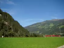 Zillertalbahn Zug �berquert die Zill. 20.08.2010