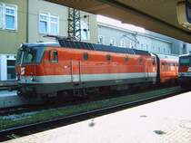 1044.111-1 vor IC 645 ( Salzburg - Wien )
am 09.10.2005 bei seinem Aufenthalt in Wels