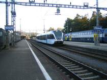 Der RABe 526 738 verliess am 9.10.05 B�lach als S22 nach Schaffhausen.