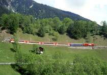 MGB exFO 1.Klasse-PANORAMA-GLACIE-EXPRESS B 902 von Zermatt nach St.Moritz am 24.05.1997 bei Lax mit E-Lok HGe 4/4II 107 - RhB WR 3811 - AS 4023 - BVZ AS 2011- AS 4027 - AS 4022.
