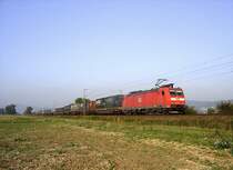 185 103 hatte am 8.10.05 einen G�terzug am Haken, als sie bei L�tzelsachsen in Richtung Mannheim-Friedrichsfeld fuhr.