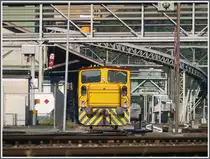 Tm 237 868-5 in einem Anschlussgleis in Auhafen. Die Auswahl an verschiedenen Rangierfahrzeugen ist vielf�ltig und die Hafenanlagen sind allesamt durch Wander- und Fahrradwege gut erschlossen. (21.09.2010)