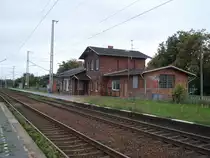 Das Bahnhofsgeb�ude von Teschenhagen.Einst wohnten hier drei Familien jetzt wohnt gerademal noch eine Familie.